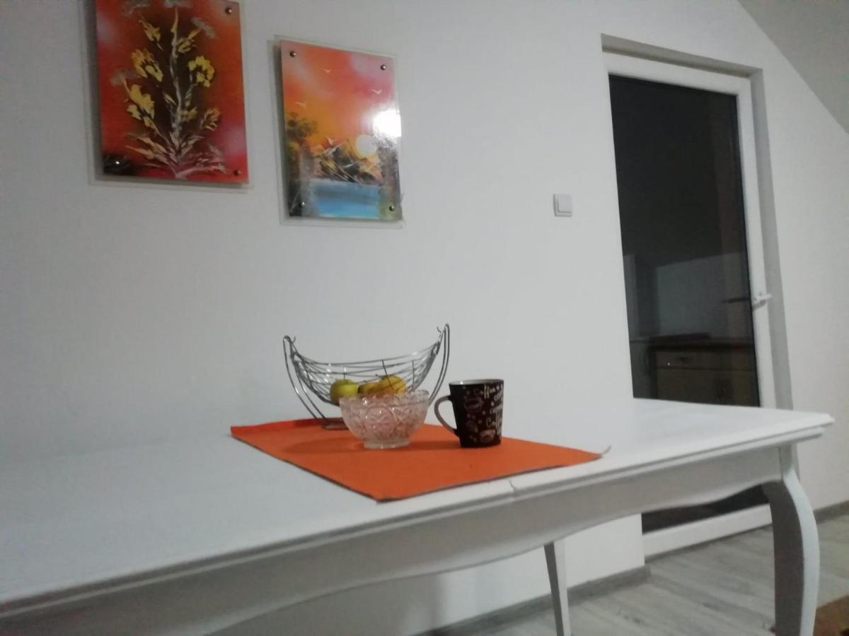 Apartman Salus Tuzla Eksteriør bilde
