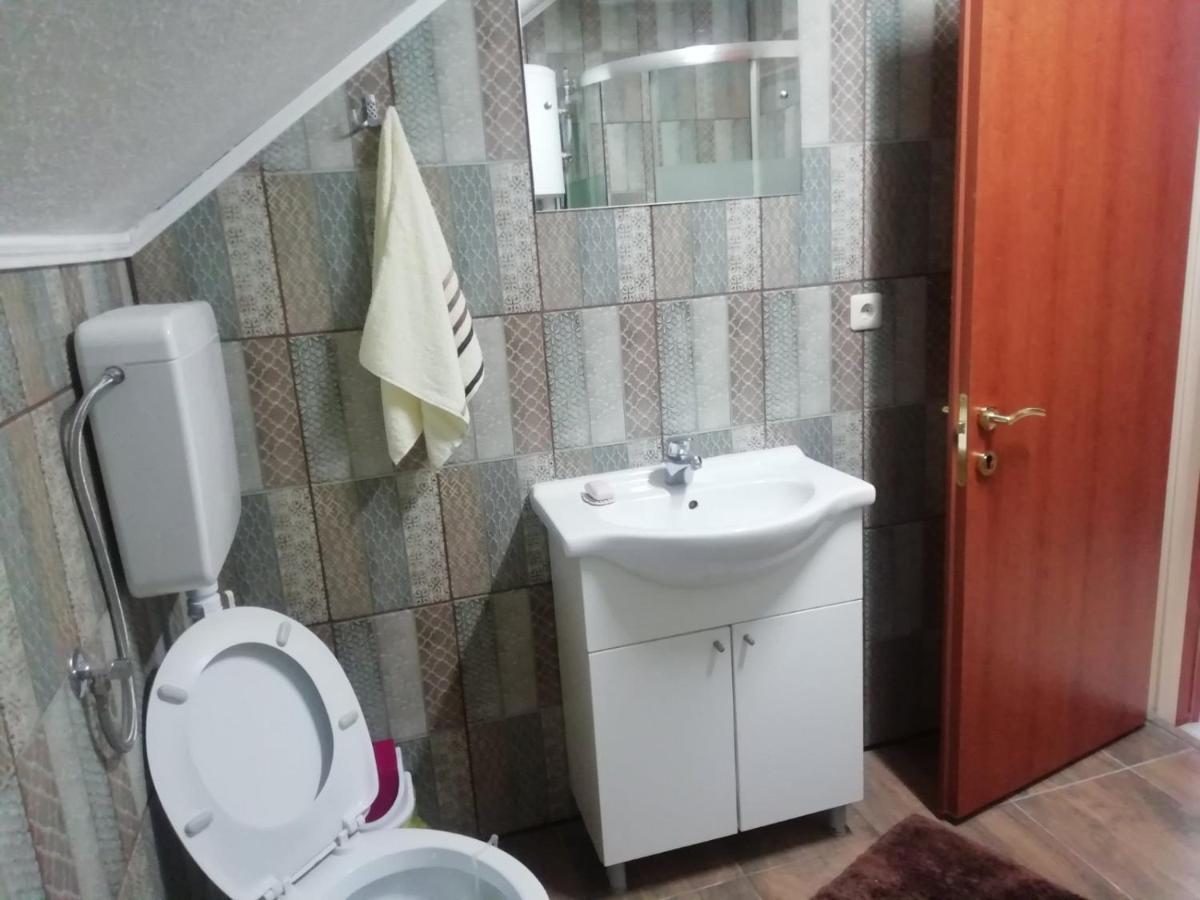 Apartman Salus Tuzla Eksteriør bilde