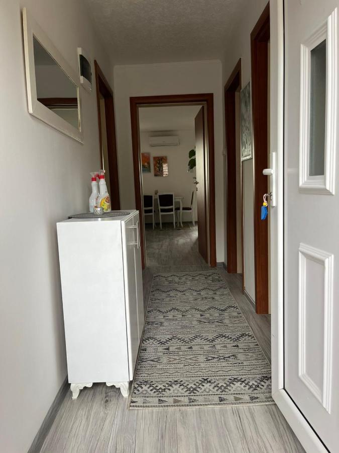 Apartman Salus Tuzla Eksteriør bilde