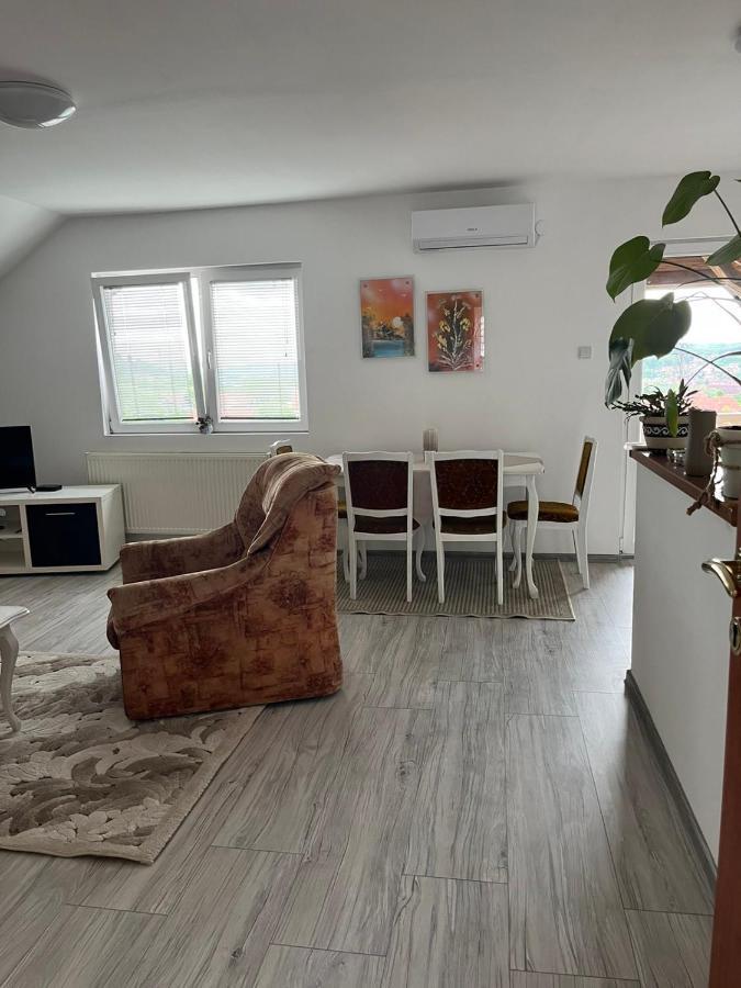 Apartman Salus Tuzla Eksteriør bilde